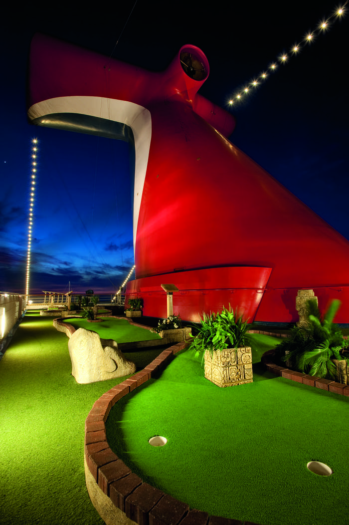 Carnival Conquest Minigolf 1.jpg